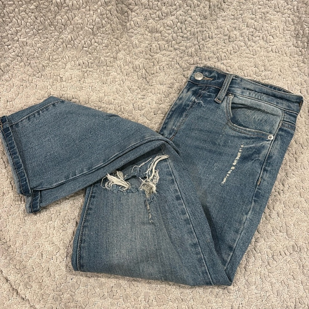 Women’s size 7 distressed denim, stretchy jeans, ankle length, medium wash